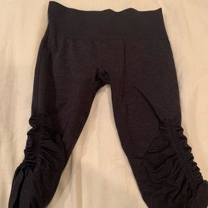 Lululemon knee cropped leggings